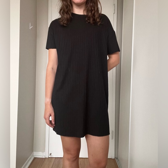 Black Shift Dress - Picture 1 of 3
